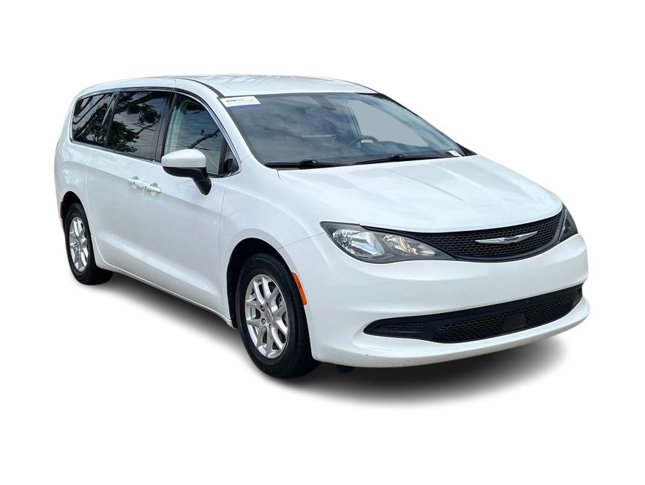 Thumbnail: 2022 Chrysler Voyager - 19