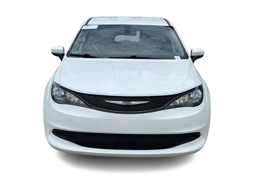 Thumbnail: 2022 Chrysler Voyager - 6