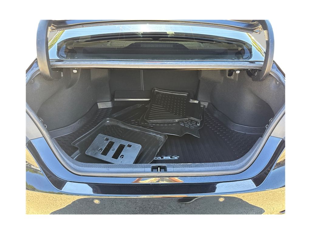 Thumbnail: 2021 Toyota Camry - 17