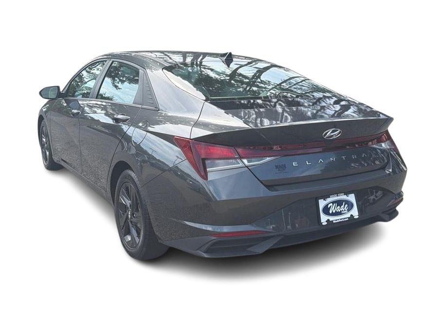 Thumbnail: 2022 Hyundai Elantra - 4