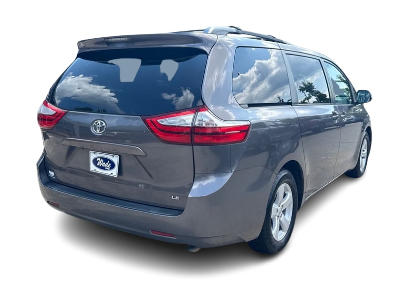 Thumbnail: 2015 Toyota Sienna - 20