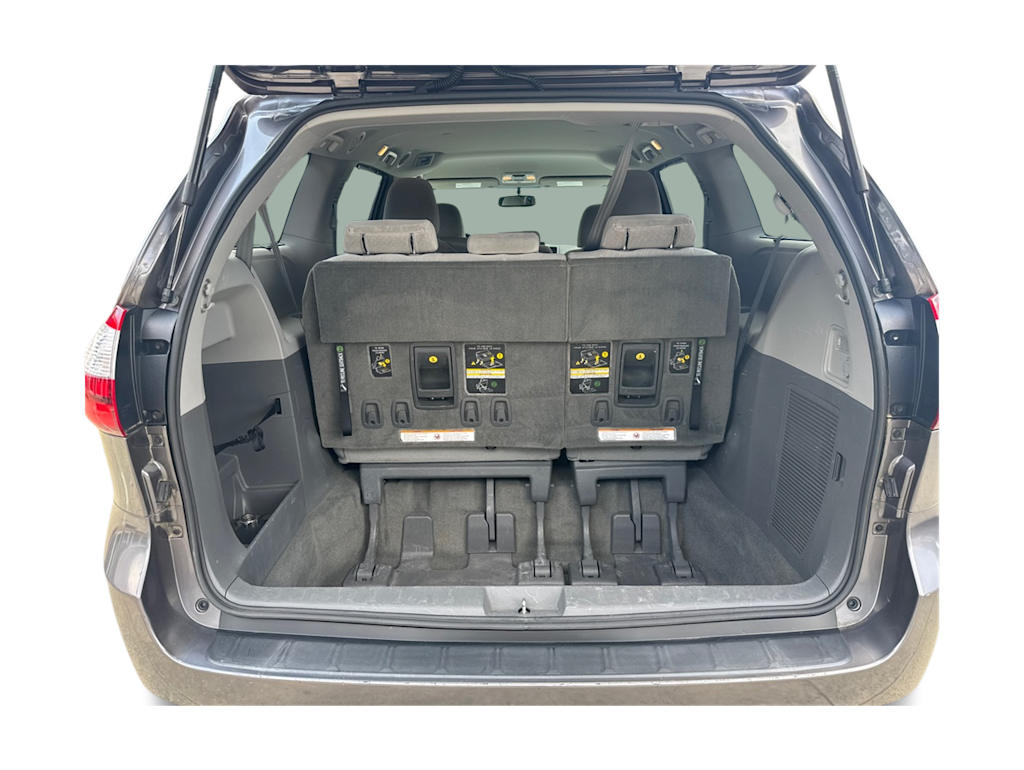 Thumbnail: 2015 Toyota Sienna - 16