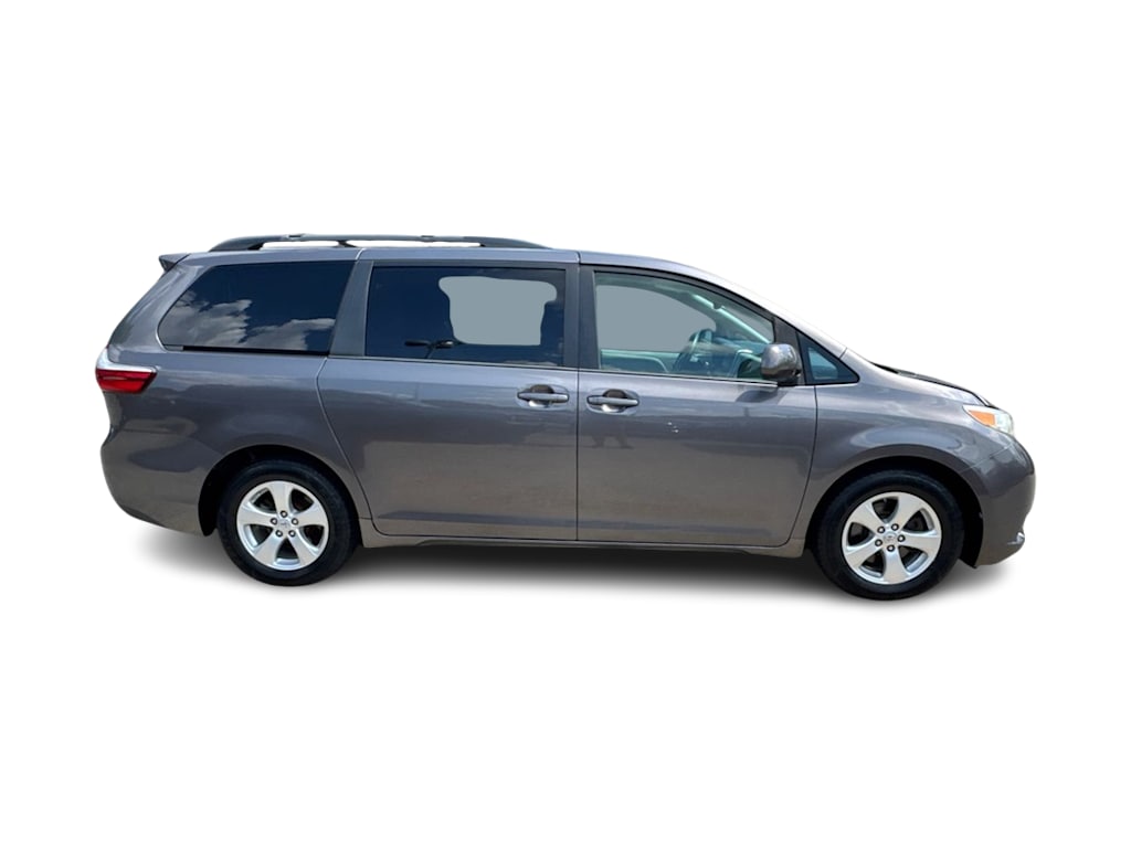 Thumbnail: 2015 Toyota Sienna - 19