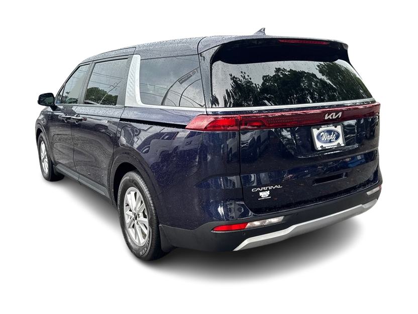 Thumbnail: 2023 Kia Carnival - 4