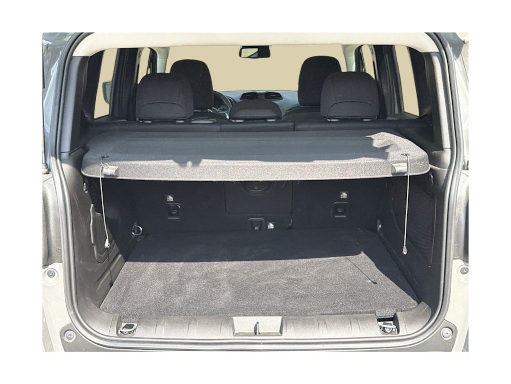 Thumbnail: 2021 Jeep Renegade - 17