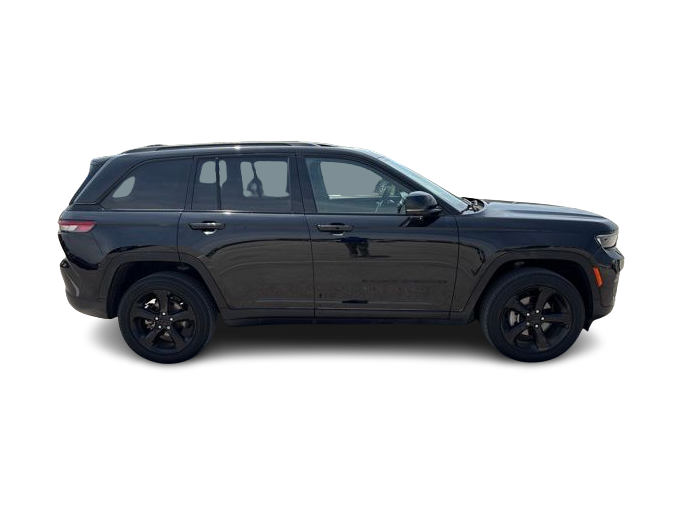 Thumbnail: 2023 Jeep Grand Cherokee - 17