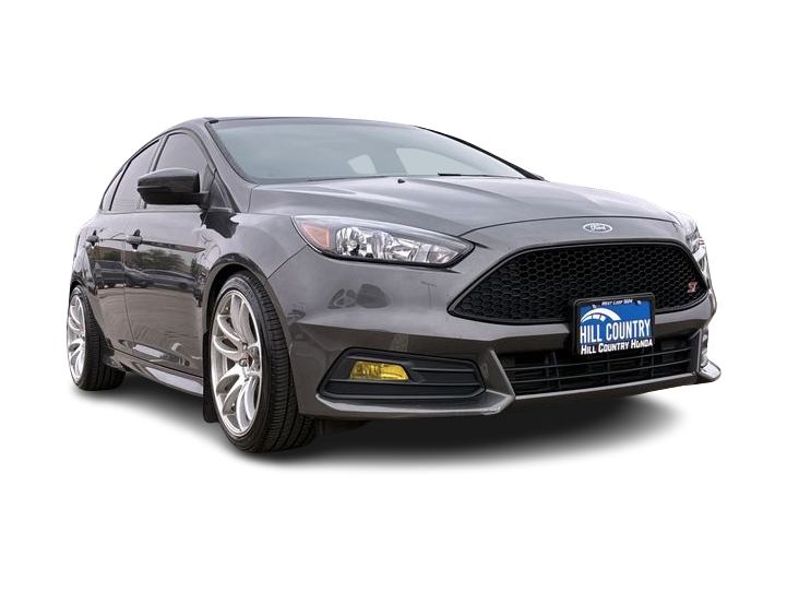 Thumbnail: 2017 Ford Focus - 25