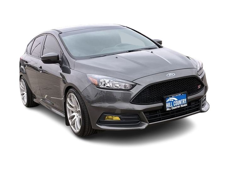 Thumbnail: 2017 Ford Focus - 23