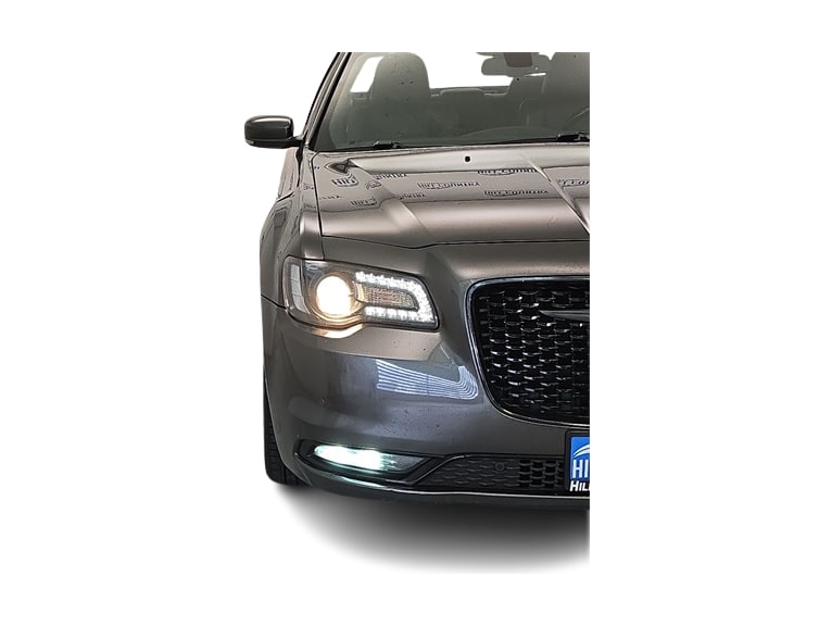 Thumbnail: 2021 Chrysler 300 - 25