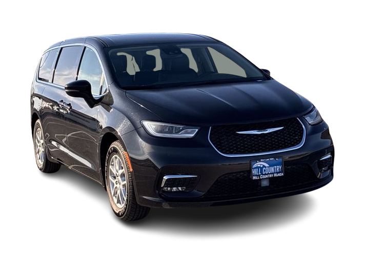 Thumbnail: 2023 Chrysler Pacifica - 22