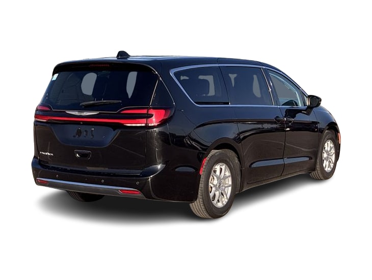 Thumbnail: 2023 Chrysler Pacifica - 20