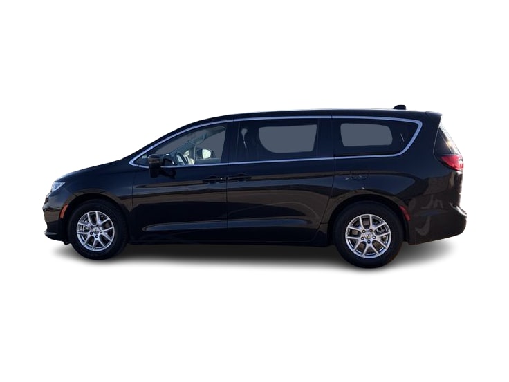 Thumbnail: 2023 Chrysler Pacifica - 3
