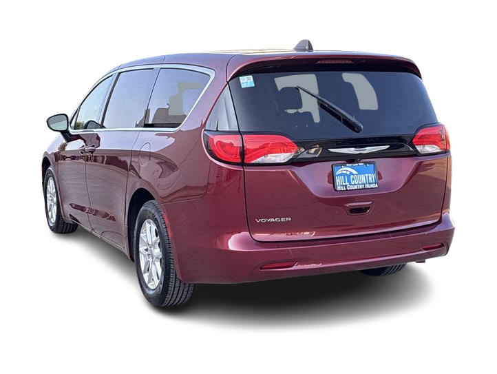 Thumbnail: 2023 Chrysler Voyager - 4