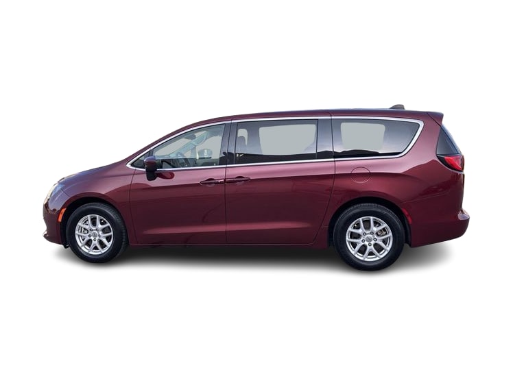 Thumbnail: 2023 Chrysler Voyager - 3