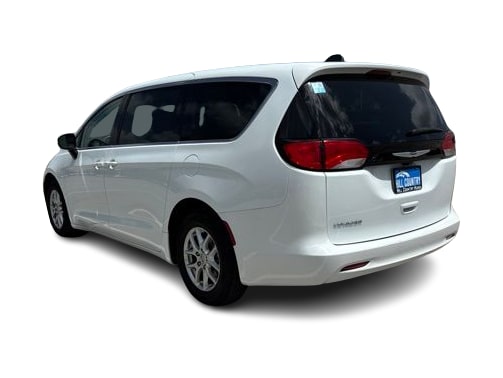 Thumbnail: 2023 Chrysler Voyager - 4