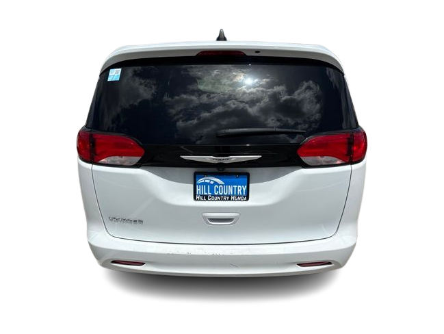 Thumbnail: 2023 Chrysler Voyager - 5