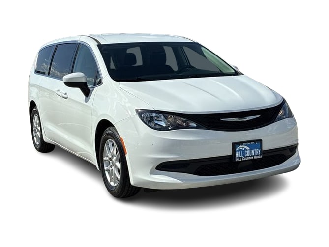 Thumbnail: 2023 Chrysler Voyager - 24