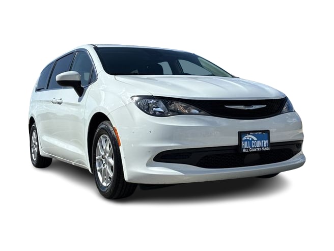 Thumbnail: 2023 Chrysler Voyager - 25