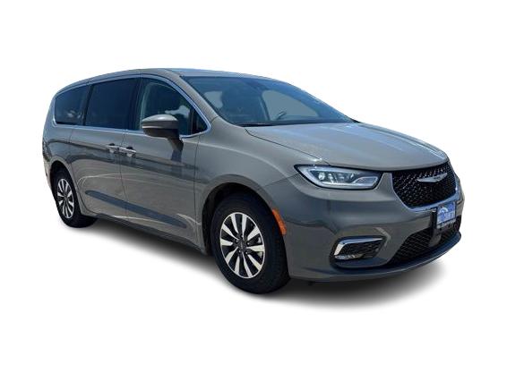 Thumbnail: 2023 Chrysler Pacifica - 17