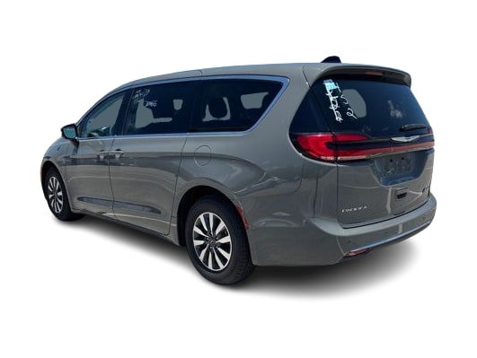 Thumbnail: 2023 Chrysler Pacifica - 4