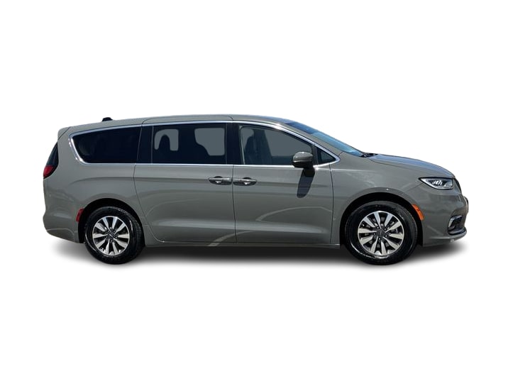 Thumbnail: 2023 Chrysler Pacifica - 22
