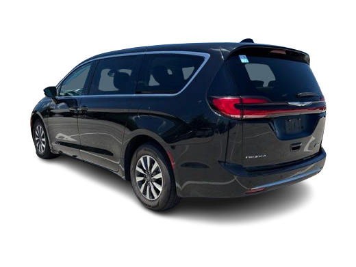 Thumbnail: 2023 Chrysler Pacifica - 4