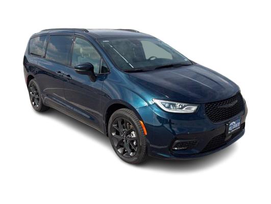 Thumbnail: 2023 Chrysler Pacifica - 17