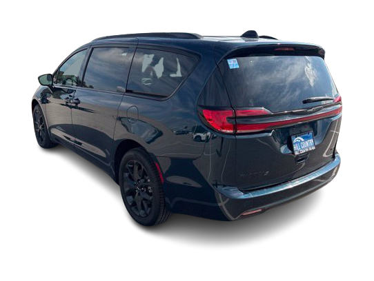 Thumbnail: 2023 Chrysler Pacifica - 4