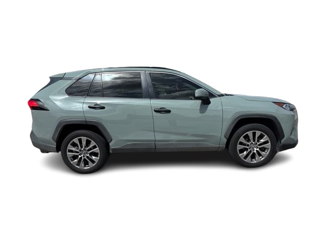 Thumbnail: 2019 Toyota RAV4 - 17