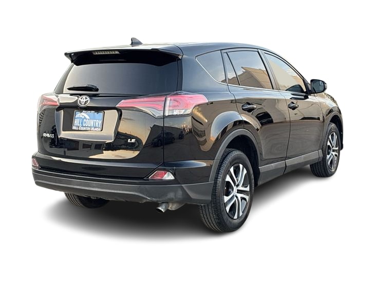 Thumbnail: 2018 Toyota RAV4 - 21