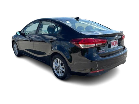 Thumbnail: 2017 Kia Forte - 4