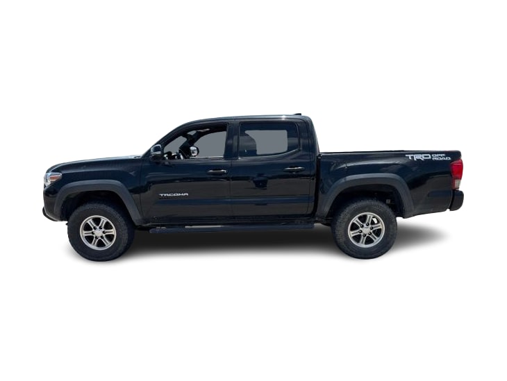 Thumbnail: 2016 Toyota Tacoma - 3