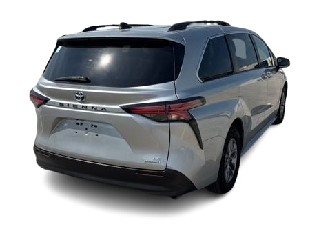 Thumbnail: 2021 Toyota Sienna - 16
