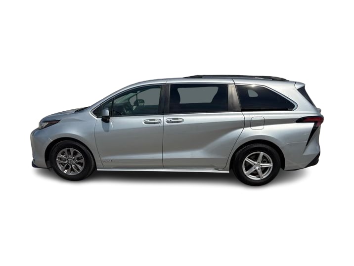 Thumbnail: 2021 Toyota Sienna - 3
