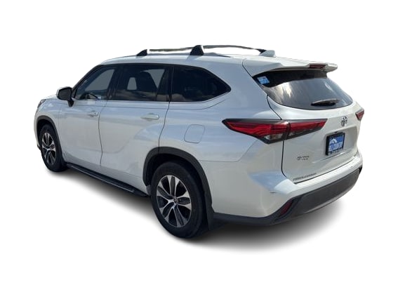 Thumbnail: 2021 Toyota Highlander - 4