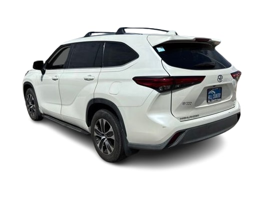 Thumbnail: 2021 Toyota Highlander - 4