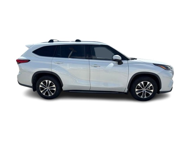Thumbnail: 2021 Toyota Highlander - 17