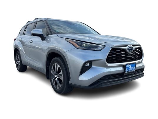 Thumbnail: 2023 Toyota Highlander - 18