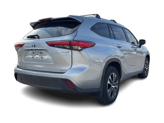 Thumbnail: 2023 Toyota Highlander - 16