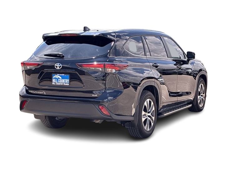 Thumbnail: 2024 Toyota Highlander - 21