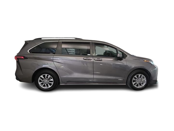 Thumbnail: 2021 Toyota Sienna - 22