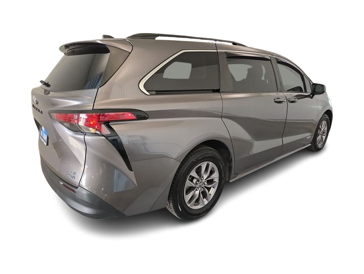 Thumbnail: 2021 Toyota Sienna - 21