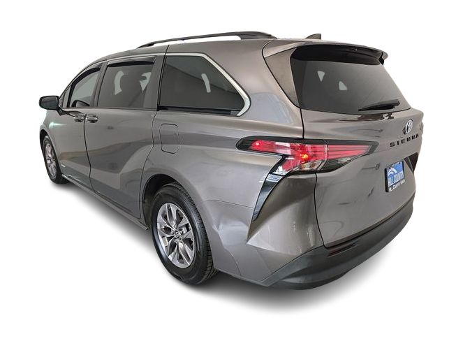 Thumbnail: 2021 Toyota Sienna - 4