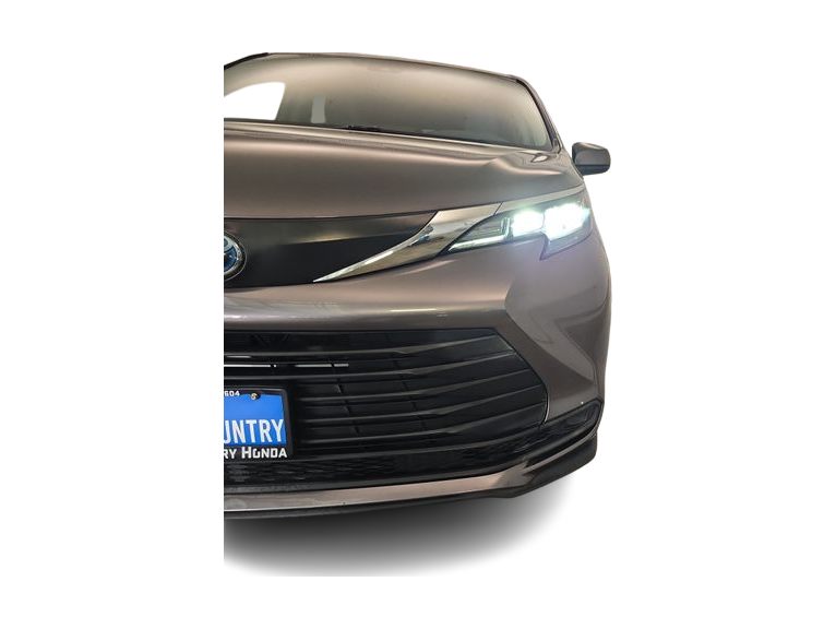 Thumbnail: 2021 Toyota Sienna - 24
