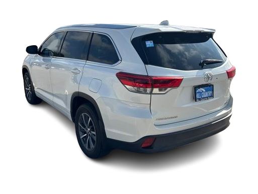 Thumbnail: 2017 Toyota Highlander - 4