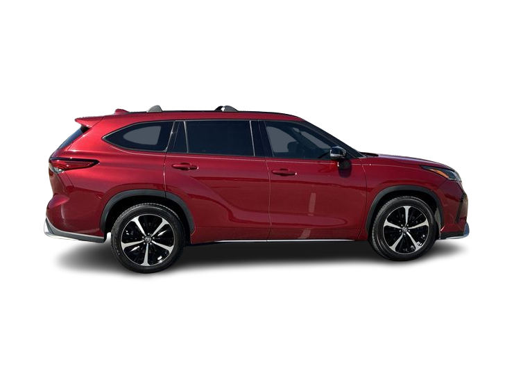 Thumbnail: 2022 Toyota Highlander - 23