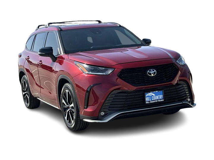 Thumbnail: 2022 Toyota Highlander - 24