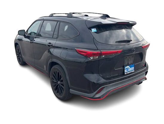 Thumbnail: 2021 Toyota Highlander - 4
