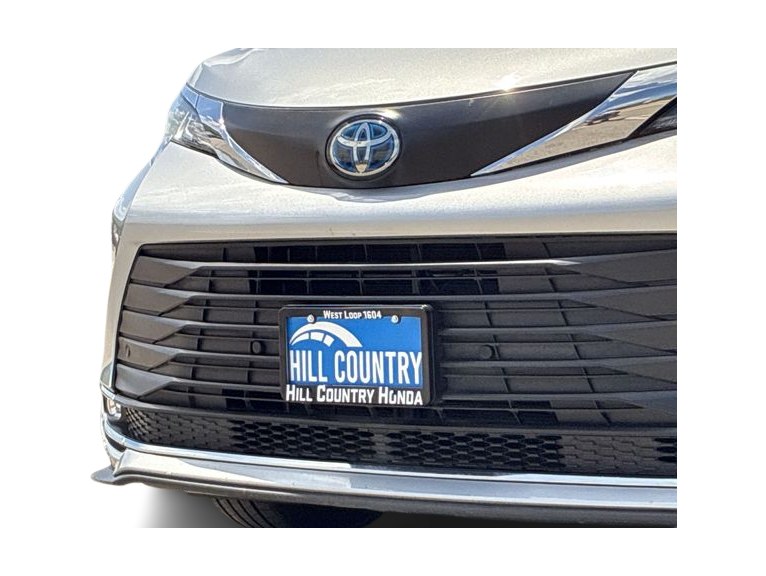 Thumbnail: 2021 Toyota Sienna - 26