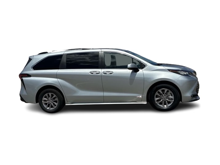 Thumbnail: 2021 Toyota Sienna - 22